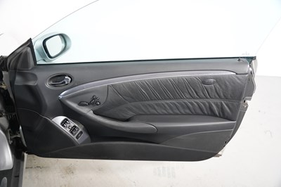 Lot 2004 Mercedes-Benz CLK 320 Avantgarde