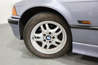 Lot 120 - 1995 BMW 318i Auto Convertible