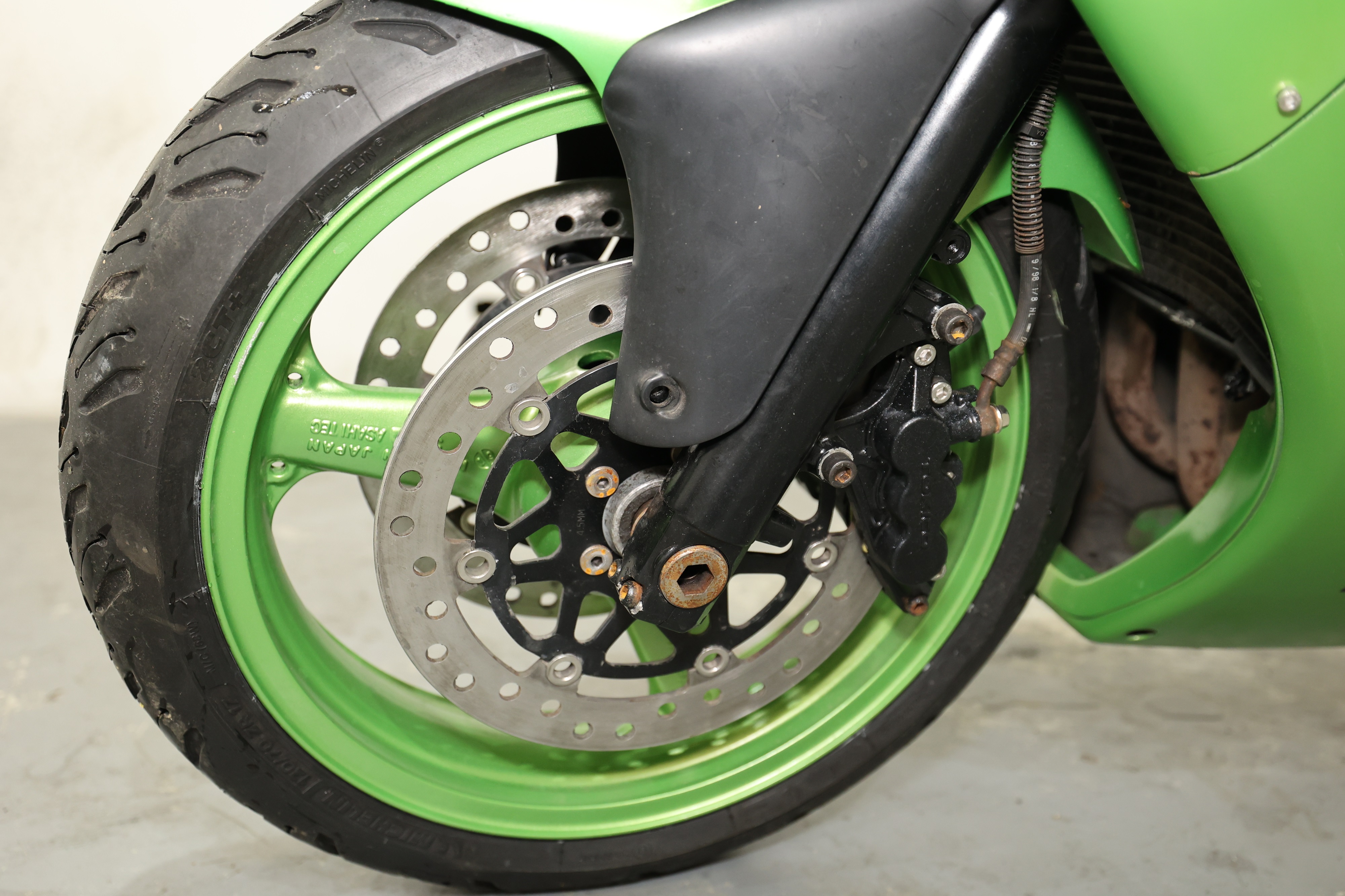 Lot 106 - 2000 Kawasaki Ninja ZX-6R J1