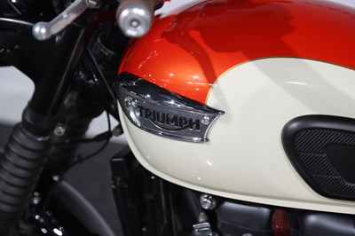 Lot 10 - 2016 Triumph Bonneville T100