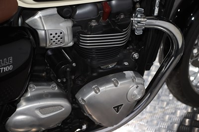 Lot 10 - 2016 Triumph Bonneville T100
