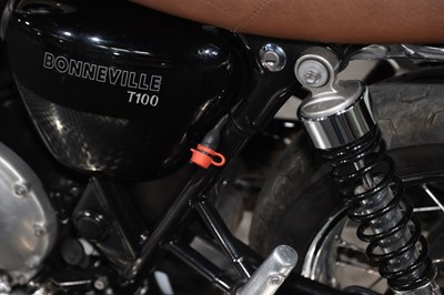 Lot 10 - 2016 Triumph Bonneville T100