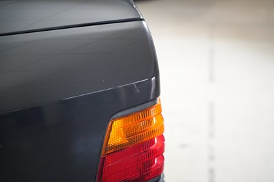 Lot 1990 Mercedes-Benz 300 E 4Matic