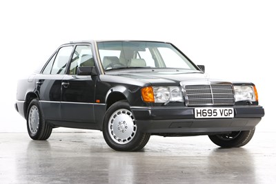 Lot 1990 Mercedes-Benz 300 E 4Matic
