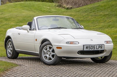 Lot 23 - 1995 Mazda MX-5