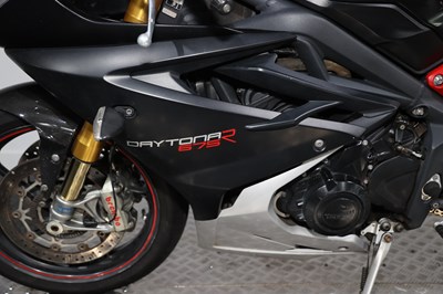 Lot 2016 Triumph Daytona 675R
