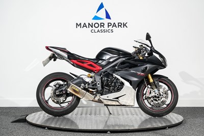 Lot 2016 Triumph Daytona 675R