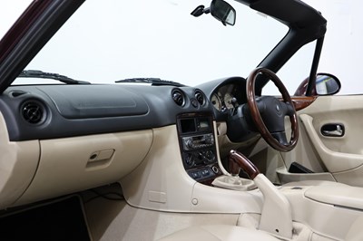 Lot 2000 Mazda MX-5 Icon