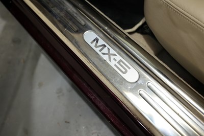Lot 2000 Mazda MX-5 Icon