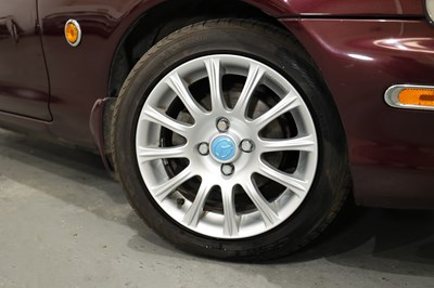 Lot 2000 Mazda MX-5 Icon
