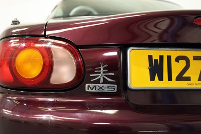 Lot 2000 Mazda MX-5 Icon