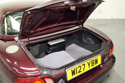Lot 2000 Mazda MX-5 Icon