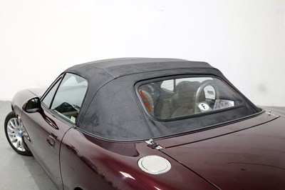 Lot 2000 Mazda MX-5 Icon