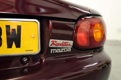 Lot 2000 Mazda MX-5 Icon