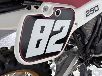 Lot 1982 Yamaha YZ250J