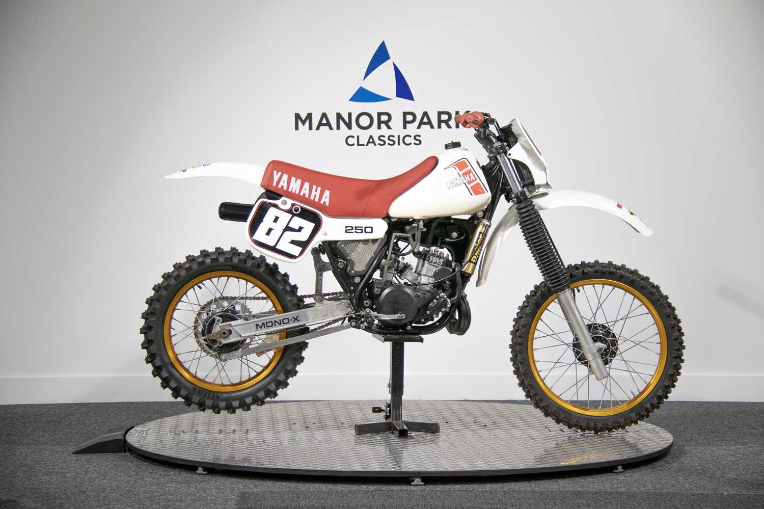 192 - 1982 Yamaha YZ250J