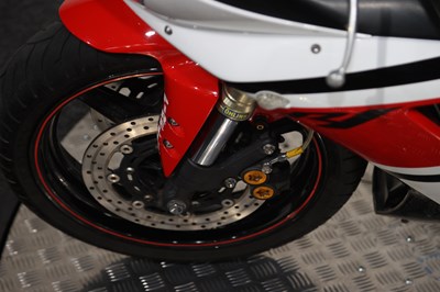 Lot 2004 Yamaha YZF-R1