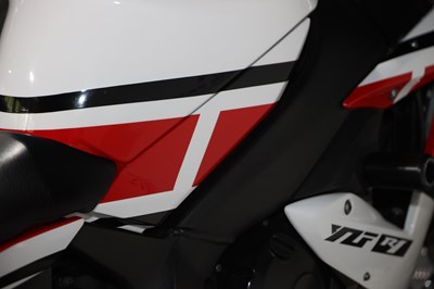 Lot 2004 Yamaha YZF-R1