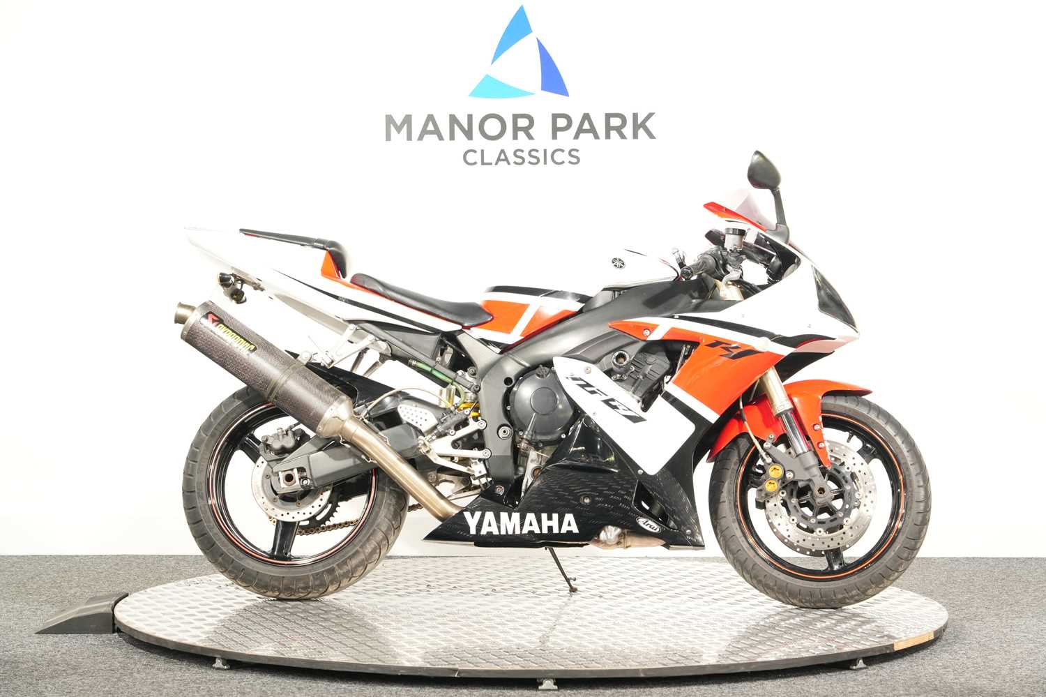 180 - 2004 Yamaha YZF-R1