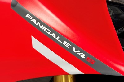 Lot 2019 Ducati Panigale V4S