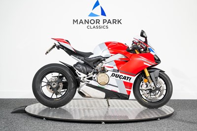 Lot 2019 Ducati Panigale V4S