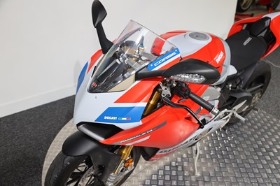 Lot 2019 Ducati Panigale V4S