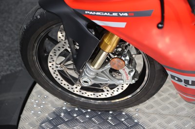 Lot 2019 Ducati Panigale V4S