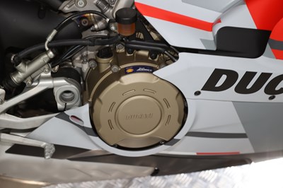 Lot 2019 Ducati Panigale V4S