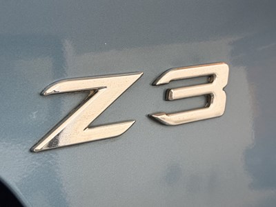 Lot 2001 BMW Z3 2.2i