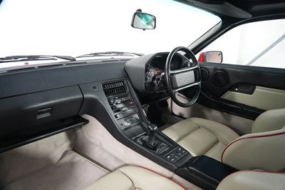 Lot 1990 Porsche 928 GT