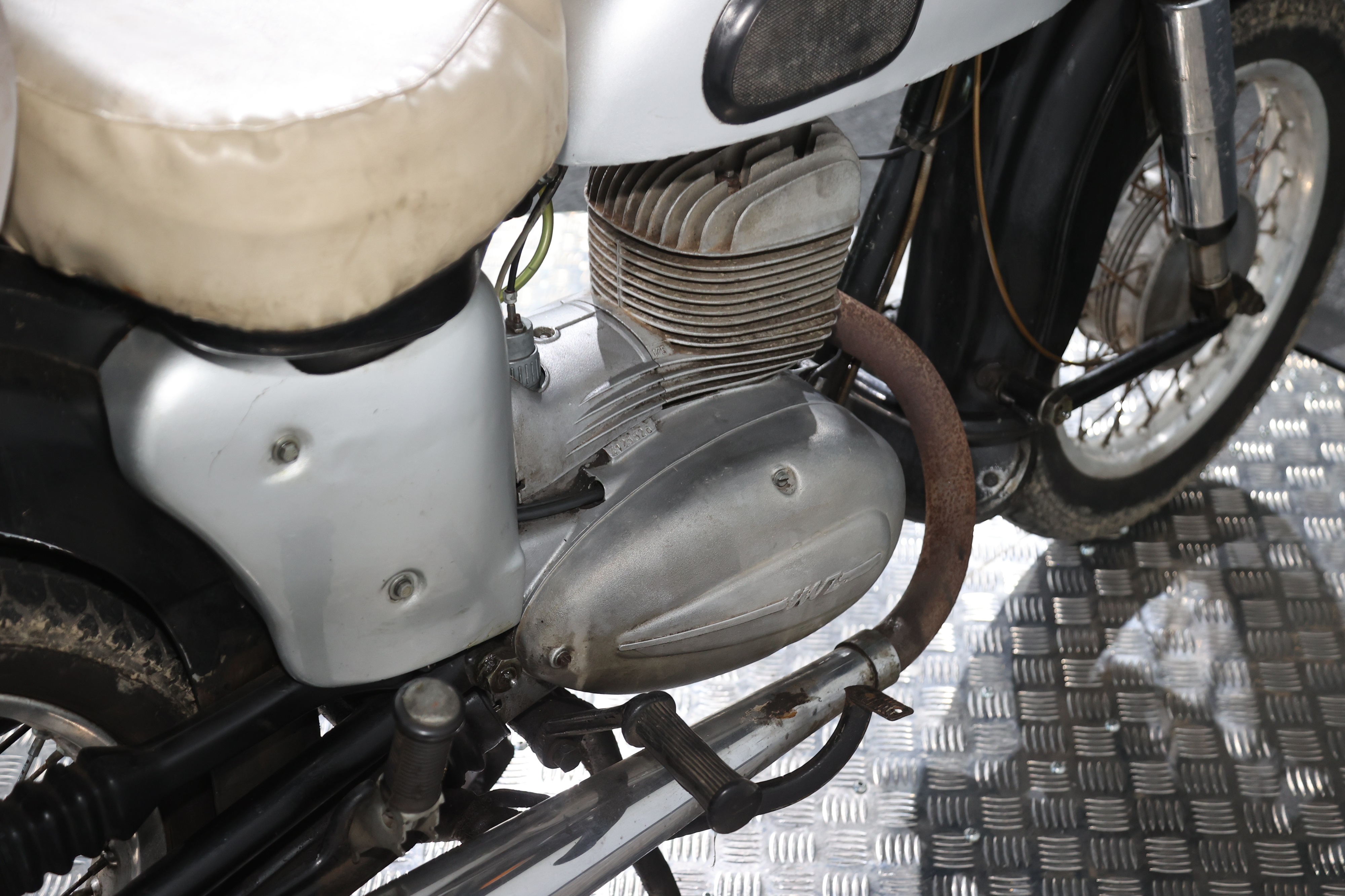 Lot 47 - 1965 MZ ES175