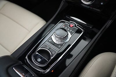 Lot 2014 Jaguar XKR 5.0 Convertible
