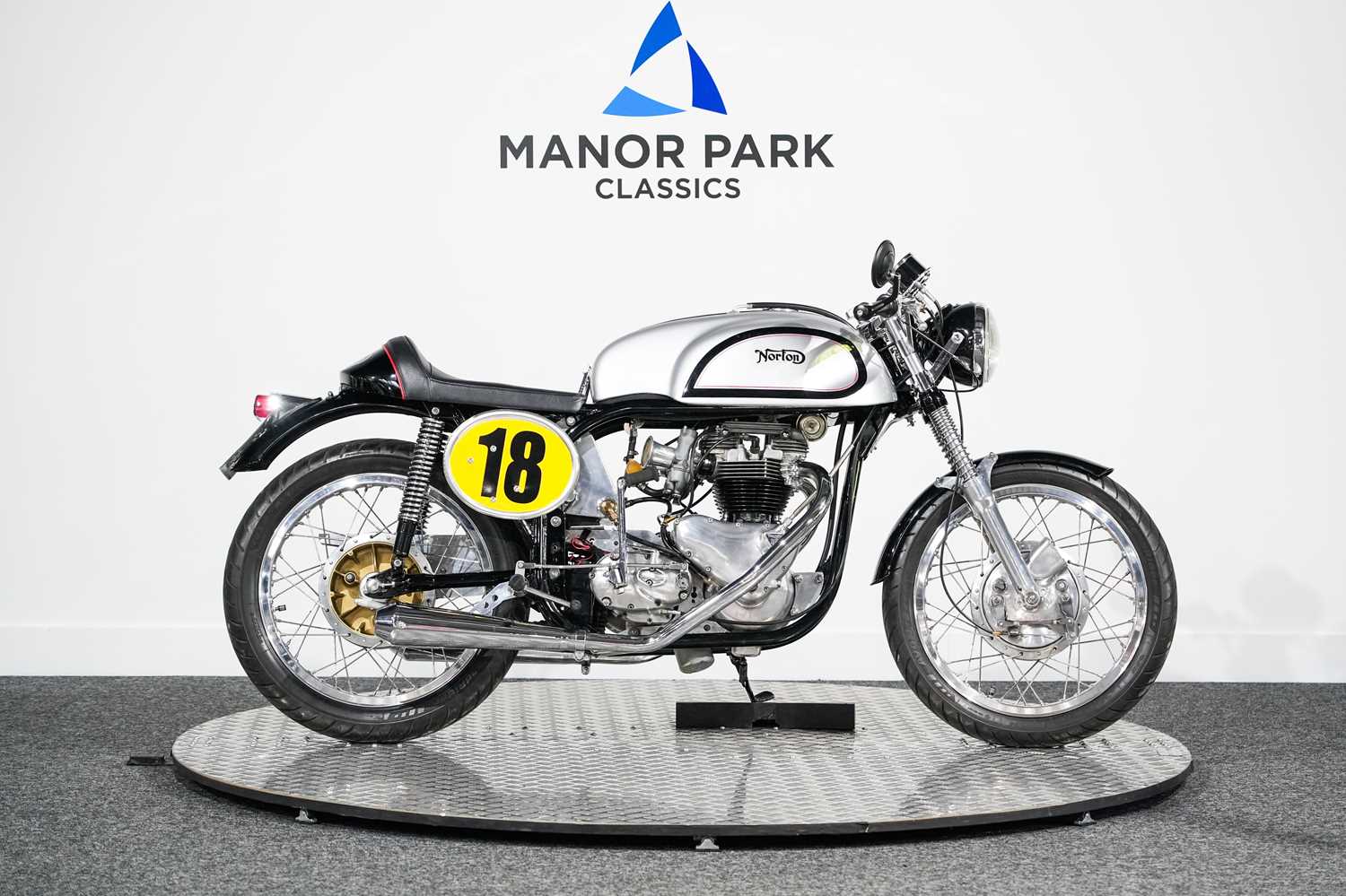 134 - 1969 Triton TR6R