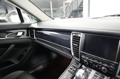 Lot 2009 Porsche Panamera S