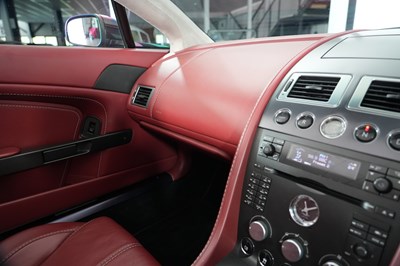 Lot 2007 Aston Martin V8 Vantage Roadster