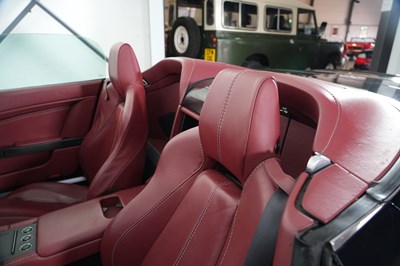 Lot 2007 Aston Martin V8 Vantage Roadster