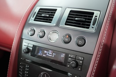 Lot 2007 Aston Martin V8 Vantage Roadster