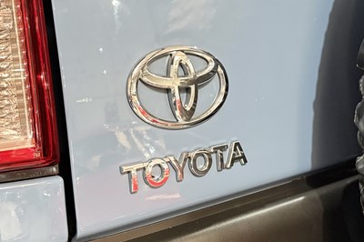 Lot 2014 Toyota FJ Cruiser
