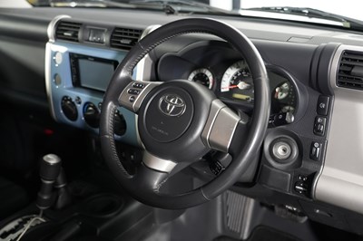 Lot 2014 Toyota FJ Cruiser