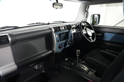 Lot 2014 Toyota FJ Cruiser