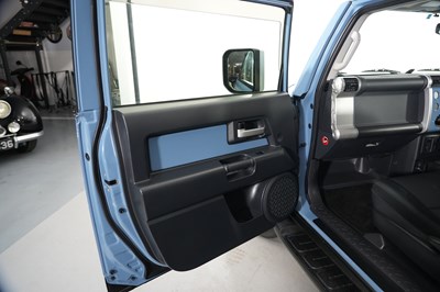 Lot 2014 Toyota FJ Cruiser