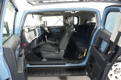 Lot 2014 Toyota FJ Cruiser
