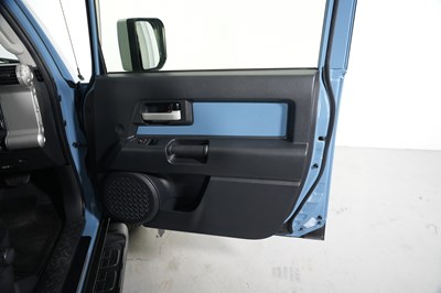 Lot 2014 Toyota FJ Cruiser