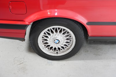 Lot 316 - 1993 BMW 318i (E30) Lux Convertible