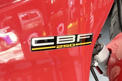 Lot 2006 Honda CBF250