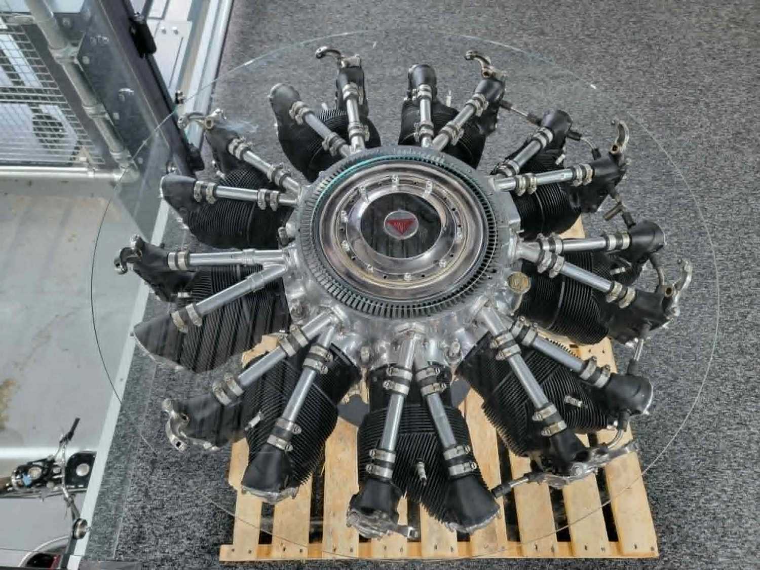 Lot 1 - 1950s Alvis Leonides Radial Engine Table