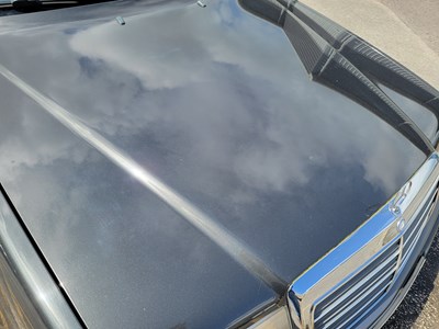Lot 3 - 1993 Mercedes-Benz E 220