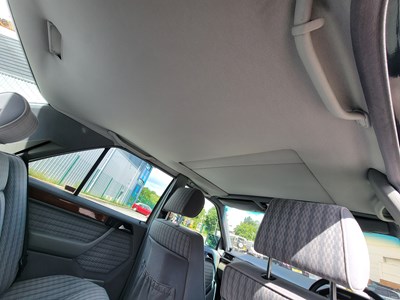 Lot 3 - 1993 Mercedes-Benz E 220