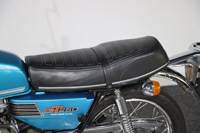 Lot 30 - 1975 Suzuki GT250