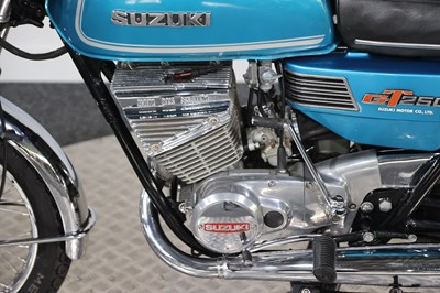 Lot 30 - 1975 Suzuki GT250